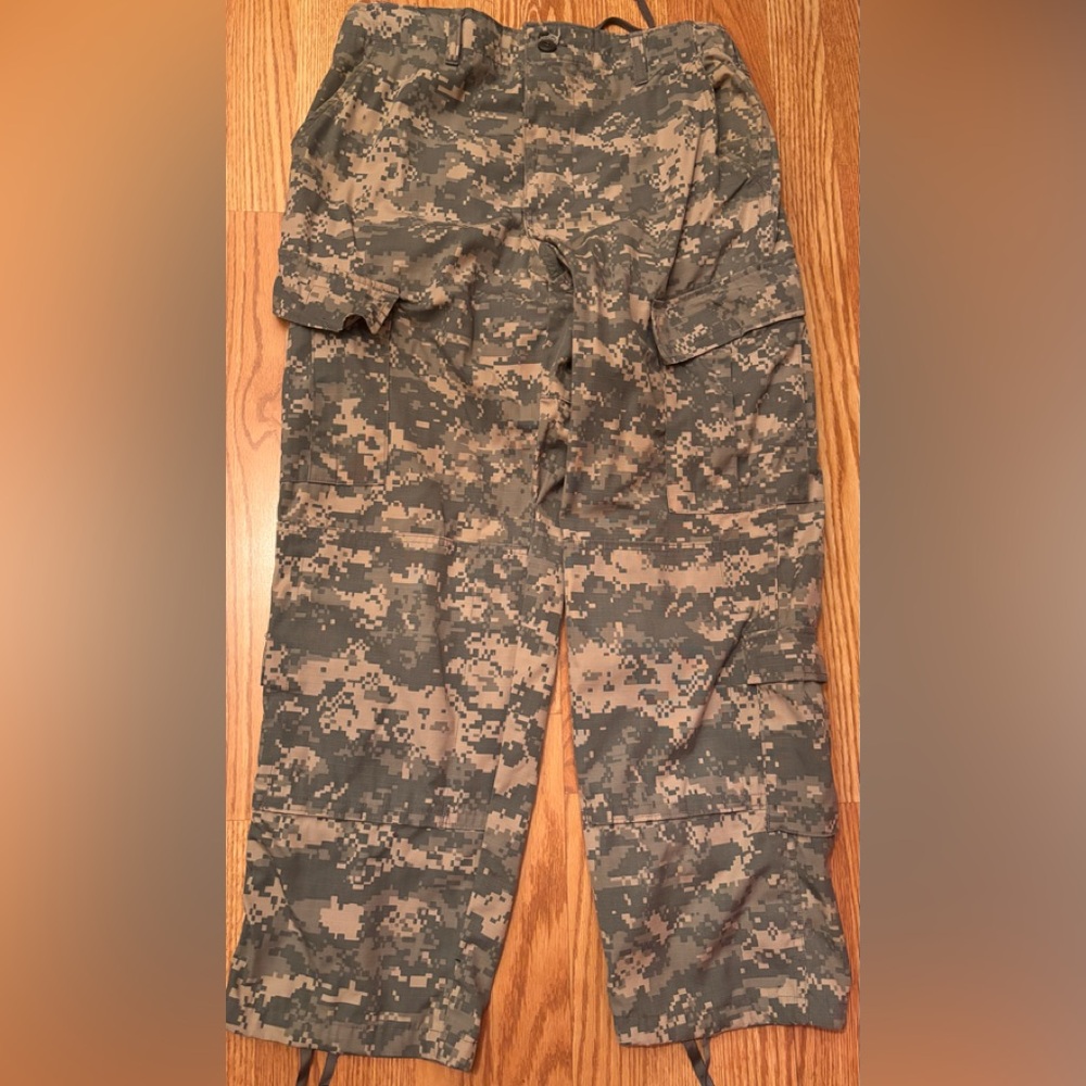 Army Combat Uniform Pants size M-Short